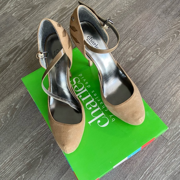 Charles by Charles David Suede Platform Heels - Picture 3 of 6